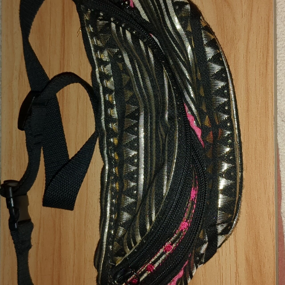•Adjustable Metallic Thread Fanny Pack - Picture 2 of 12